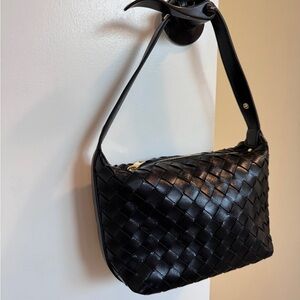 Bottega Veneta Mini Wallace intrecciato leather shoulder bag in black